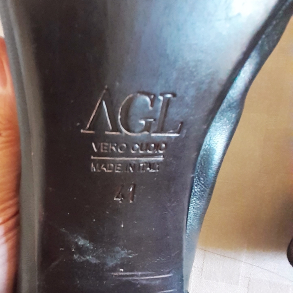 AGL Black Leather Cap Toe Block Heel Pumps - Picture 10 of 11